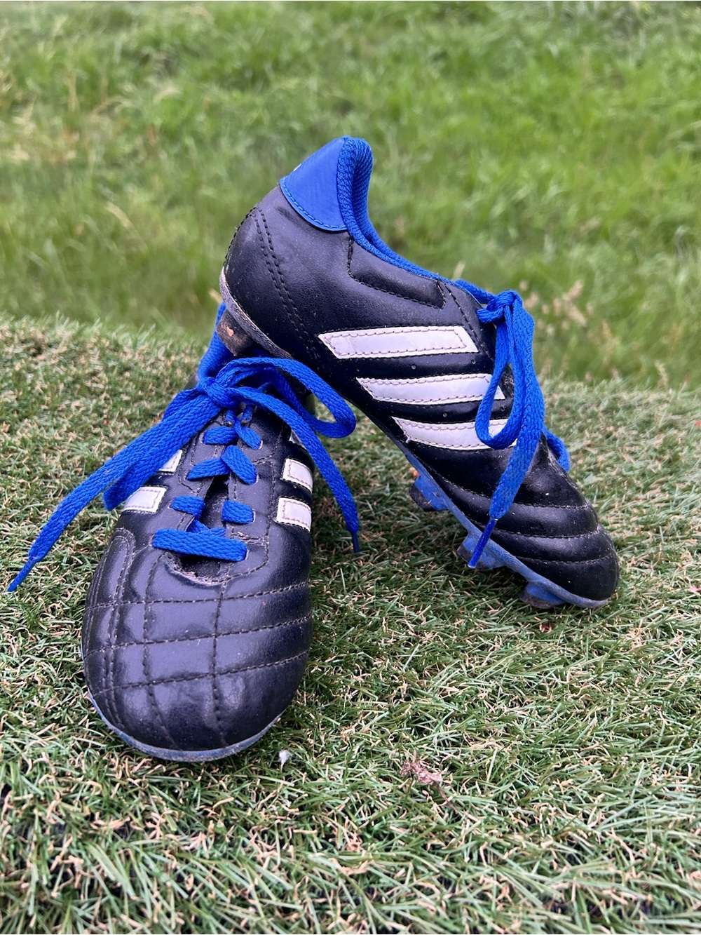 Adidas   Youth Size 13k,Black/blue/white Soccer Cleats